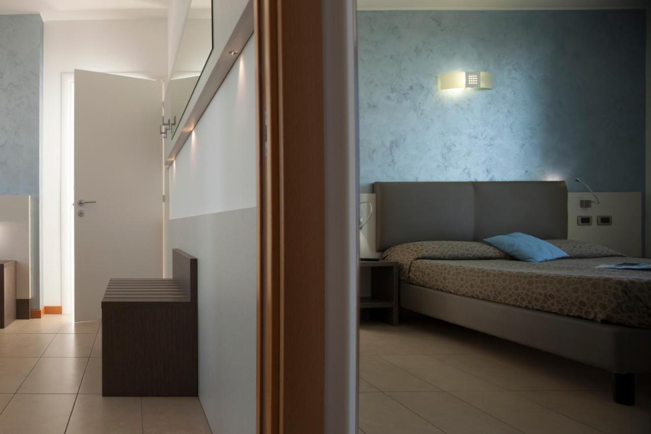 Hotel Tropical Lido di Jesolo Esterno foto