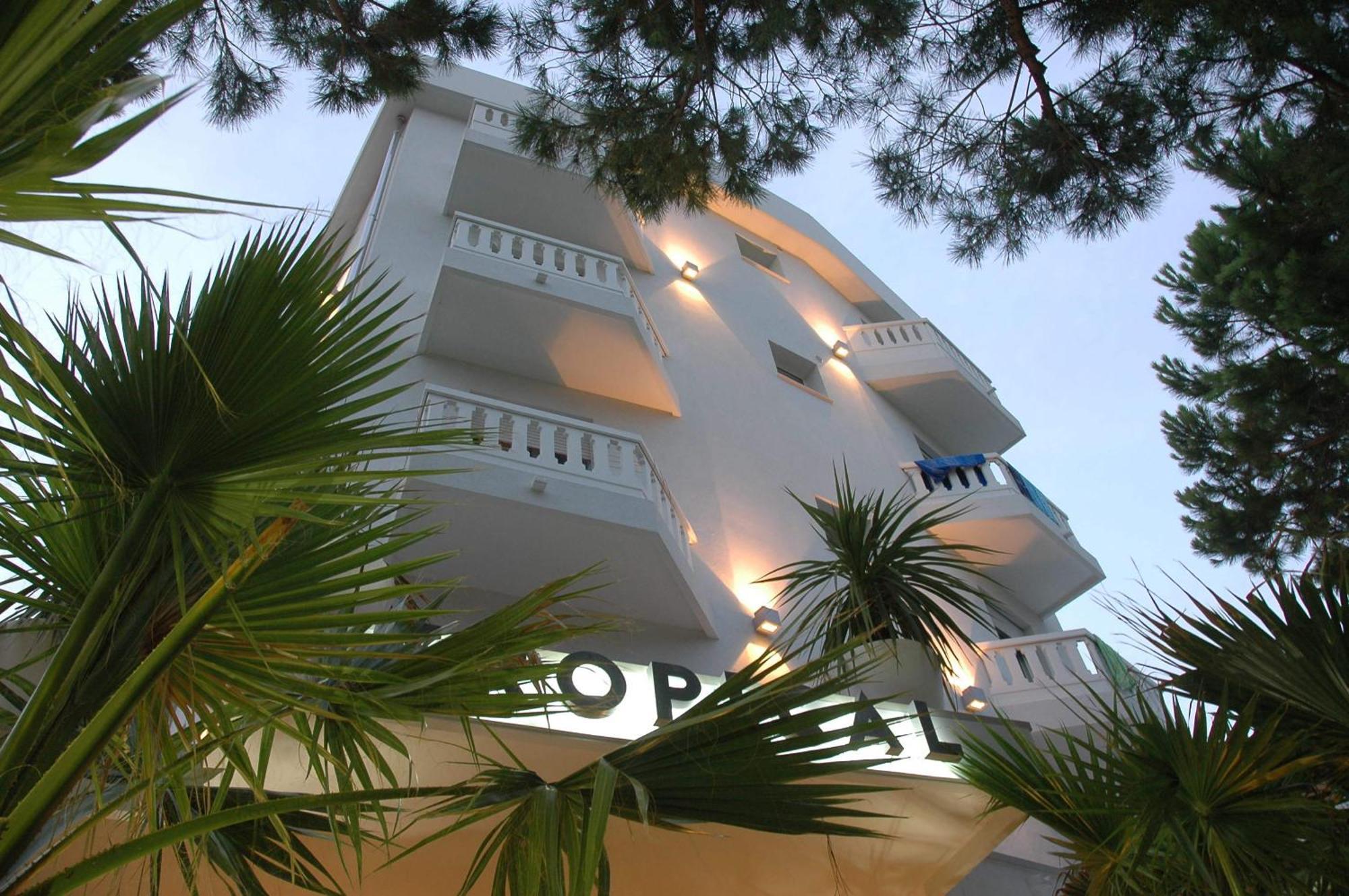 Hotel Tropical Lido di Jesolo Esterno foto