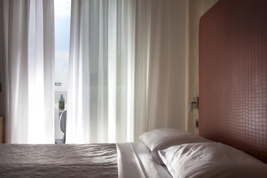 Hotel Tropical Lido di Jesolo Esterno foto