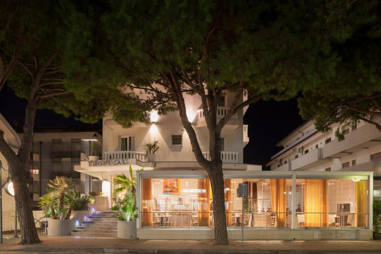 Hotel Tropical Lido di Jesolo Esterno foto